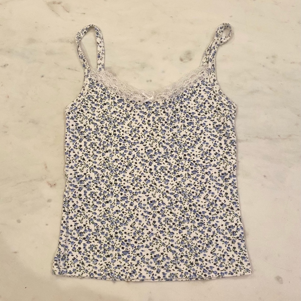 NEVER WORN brandy melville tank